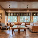 Lägenhetshotell Lapland Ounasvaara 4*